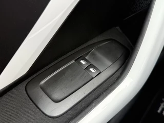Peugeot 208 Peugeot 208 1.2 PureTech Like Airco,N.A.P,5 Deurs,Dealer Onderhouden,Elekt Ramen,Apk tot 10-2026 - afbeelding nr 19