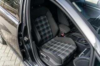 Volkswagen Golf Volkswagen Golf 1.4 TSI GTE Stoelverw climate DSG - afbeelding nr 48
