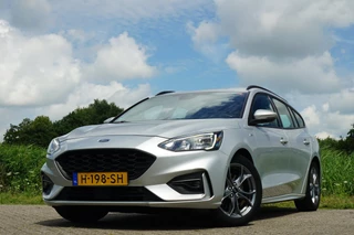 Ford Focus Ford Focus Wagon 1.0 125PK ST Line Business | Moondust Silver | Winterpack/AppleCarplay/Camera/LaneAssist - Keurige reisgenoot! - afbeelding nr 2