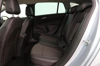Opel Astra Opel Astra 1.4 Turbo Innovation | Stoel & stuurverwarming | Camera | Carplay | Matrix LED | Trekhaak | Comfortstoelen | Keyless | Navigatie - afbeelding nr 6
