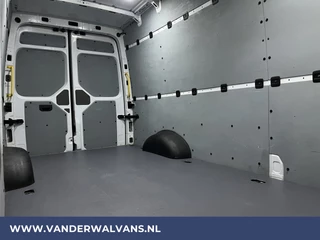 Volkswagen Crafter Volkswagen Crafter 2.0 TDI 141pk L4H3 L3H2 Euro6 ** Airco | 3000kg trekhaak | Cruisecontrol | Parkeersensoren Bijrijdersbank - afbeelding nr 9