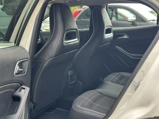 Mercedes-Benz GLA Mercedes-Benz GLA180 Prestige Automaat Airco Cruise Navi LED - afbeelding nr 28