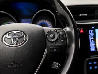 Toyota Auris Toyota Auris Touring Sports 1.8 Hybrid Sport Automaat (PANORAMADAK, NAVIGATIE, LEDER, STOELVERWARMING, CAMERA, SPORTSTOELEN, KEYLESS, LED KOPLAMPEN, NIEUWE APK, NIEUWSTAAT) - afbeelding nr 22
