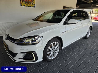 Volkswagen Golf Volkswagen Golf 1.4 TSI PHEV GTE / Dealer Onderhouden / Stoelverwarming / LED Koplampen - afbeelding nr 1