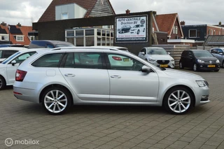 Škoda Octavia Skoda Octavia Combi 1.6 TDI Greentech Style Business - afbeelding nr 3