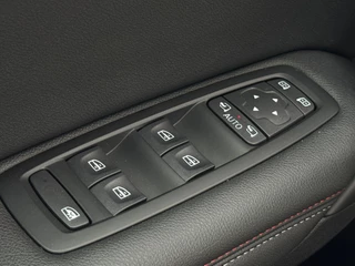 Renault Mégane Estate Renault Mégane Estate 1.3 TCe R.S. Line | Trekhaak | Navigatie | Cruise Control | Climate Control | Achteruitrijcamera | Led - afbeelding nr 36
