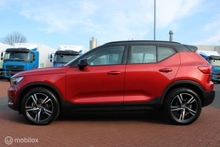 Volvo XC40 Volvo XC40 1.5 T3 R-Design, Pano, Trekhaak, Winterset, Pdc + camera, 360 vieuw, Stoel/stuur verwarming, Keyless, Carplay, Donkerglas, Harman kardon, Clima, Navi, Elektrische achterklep. - afbeelding nr 3