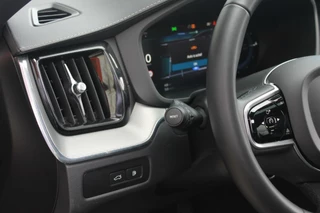 Volvo XC60 Volvo XC60 T6 Recharge AWD Ultimate Dark | Long Range | Panoramadak | Parkeercamera | Stoelverwarming | Pilot Assist | Glossy Black | Keyless - afbeelding nr 28