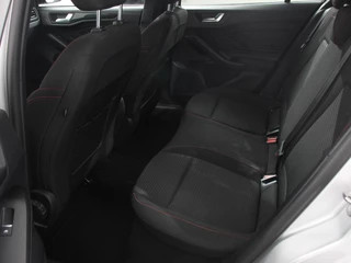 Ford Focus Ford Focus Wagon 1.0 125pk Hybrid Automaat ST Navigatie Climate control cruise control Carplay LM velgen Parkeersensoren Led Matrix koplampen - afbeelding nr 11