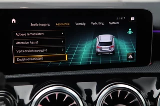 Mercedes-Benz A-Klasse Mercedes-Benz A-klasse A 250 AMG / PANODAK / DODEHOEK / CAMERA / CARPLAY / 18'' - afbeelding nr 20