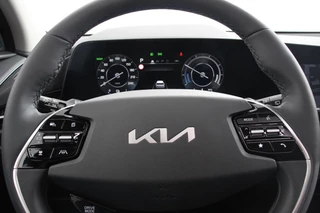 Kia Niro EV Kia Niro EV DynamicPlusLine 64.8 kWh | DEMO ! | Navigatie Half Leder Schuif-kantel dak Electrisch bedienbare achterklep DAB Led Camera Extra Getint Glas Lichtmetalen Velgen - afbeelding nr 10