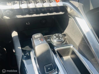 Peugeot 3008 Peugeot 3008 1.6 e-THP GT 165 pk Automaat / Line Pano-dak / Camera / Apple carplay - afbeelding nr 17