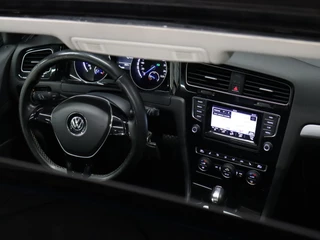 Volkswagen Golf [SCHUIFKANTELDAK, STOELVERWARMING, PDC V+A, CLIMATE CONTROL, BLUETOOTH TELEFOONVERBINDING, NAVIGATIE, NIEUWSTAAT] - afbeelding nr 9
