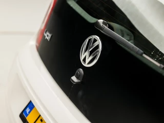 Volkswagen up! (5 DEURS, AIRCO, BLUETOOTH, SPORTSTOELEN, PARKEERSENSOREN, CRUISE, NIEUWE APK, NIEUWSTAAT) - afbeelding nr 24