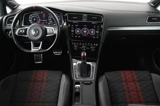 Volkswagen Golf Volkswagen GOLF 2.0 TSI GTI TCR (AKRAPOVIC, PANORAMADAK, CAMERA, STOELVERWARMING, CRUISE CONTROL, DEALER ONDERHOUDEN) - afbeelding nr 3