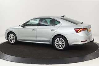 Škoda Octavia Skoda Octavia 1.0 e-TSI Business Edition Plus |  Stoelverwarming | Trekhaak | Camera | Adaptive cruise | Memory | Carplay | Side Assist | Full LED | Keyless | Park Assist | Navigatie - afbeelding nr 2