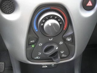 Toyota Aygo Toyota Aygo 1.0 VVT-i x-wave 39.000 km cabriotop - afbeelding nr 19