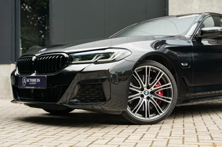 BMW 5 Serie BMW 5-serie 545e xDrive M Sport Pro B&W Pano 360c 20'' Nappa - afbeelding nr 6