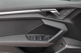 Audi A3 Audi A3 Limousine 30 TFSI S edition / Panoramadak / Camera / Head-up / Luxe Leder / B&O / Carbon spoiler / Dodehoek / Navigatie / ACC / DAB - afbeelding nr 34