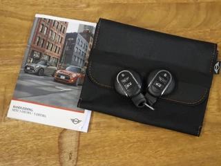 MINI Cooper MINI Cooper Mini 1.5 Pepper [APPLE CARPLAY, SFEERVERLICHTING, CRUISE CONTROL, CLIMATE CONTROL, KEYLESS START, NAVIGATIE, NIEUWSTAAT] - afbeelding nr 19