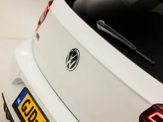 Volkswagen Polo Volkswagen Polo 2.0 TSI GTI 200Pk Automaat (SCHUIFDAK, VIRTUAL COCKPIT, APPLE CARPLAY, GROOT NAVI, CAMERA, BEATS AUDIO, MODE KNOP, STOELVERWARMING, CRUISE, NIEUWSTAAT) - afbeelding nr 37