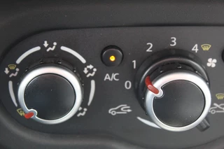 Renault Twingo Airco , Cruise control , LM velgen , LED dagrijverlichting Parkeersensoren achter - afbeelding nr 19