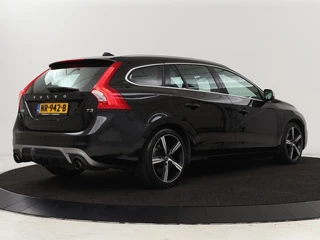 Volvo V60 Volvo V60 1.5 T3 R-Design | Stoelverwarming | Xenon |  Leder/Alcantara | Navigatie | Trekhaak | Parkeerhulp | Climate control | Cruise control - afbeelding nr 27