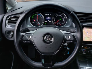 Volkswagen e-Golf e-Golf 136pk Automaat 5-Deurs | Warmtepomp | Navi | Apple Carplay+Android Auto | Clima | Adap. Cruise | Led Koplampen | Pdc V+A | Stoelverwarming | Privacy Glass | 17''lm | Trekhaak - afbeelding nr 11