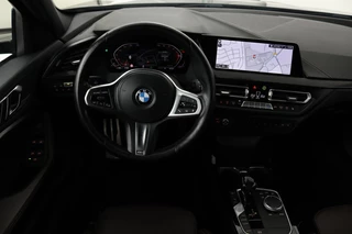 BMW 1 Serie BMW 1-serie 116i High Executive | M Sport | Leder |  Stoelverwarming | Carplay | Full LED | Sportstoelen | Navigatie | Climate control | Live Cockpit | Parkeerhulp | Cruise control - afbeelding nr 3