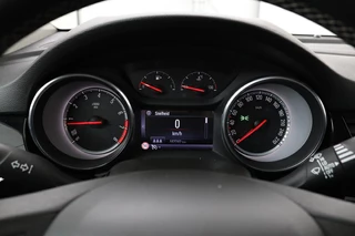 Opel Astra Opel Astra 1.4 Turbo Innovation | Stoel & stuurverwarming | Camera | Carplay | Matrix LED | Trekhaak | Comfortstoelen | Keyless | Navigatie - afbeelding nr 15