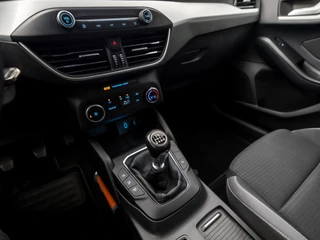 Ford Focus (APPLE CARPLAY, GROOT NAVI, ZWART DAK, GETINT GLAS, LANE ASSIST, SPORTSTOELEN, CRUISE, LM VELGEN, PARKEERSENSOREN, NIEUWSTAAT) - afbeelding nr 11
