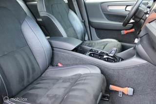 Volvo XC40 Volvo XC40 1.5 T3 R-Design, Pano, Trekhaak, Winterset, Pdc + camera, 360 vieuw, Stoel/stuur verwarming, Keyless, Carplay, Donkerglas, Harman kardon, Clima, Navi, Elektrische achterklep. - afbeelding nr 12