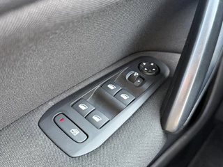 Peugeot 308 Peugeot 308 SW 1.2 PureTech Style 1e Eigenaar,Pano,Navi,131pk,Trekhaak,6 Bak,Clima,Cruise,Pdc,Lm Velgen,Dealer Onderhouden,Apk tot 11-2025 - afbeelding nr 22