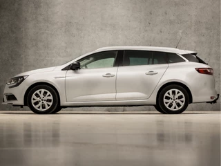Renault Mégane Estate 141Pk Automaat (APPLE CARPLAY, VIRTUAL COCKPIT, NAVIGATIE, CLIMATE, SPORTSTOELEN, GETINT GLAS, TREKHAAK, PARKEERSENSOREN, NIEUWSTAAT) - afbeelding nr 2