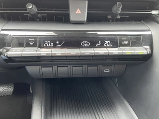 Toyota C-HR Toyota C-HR 1.8 Hybrid 140 Dynamic | Sensoren v/a | Navi | Blindspot - afbeelding nr 22