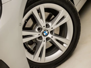BMW 2 Serie BMW 2 Serie Active Tourer 218i High Executive Sportline (PANORAMADAK, DEALER ONDERHOUDEN, NAVIGATIE, CAMERA, STOELVERWARMING, SPORTSTOELEN, CRUISE, TREKHAAK, PARKEERSENSOREN, NIEUWE APK, NIEUWSTAAT) - afbeelding nr 18