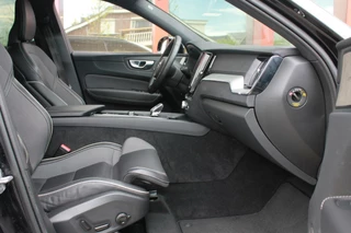 Volvo XC60 Volvo XC60 T6 Recharge AWD Ultimate Dark | Long Range | Panoramadak | Parkeercamera | Stoelverwarming | Pilot Assist | Glossy Black | Keyless - afbeelding nr 23