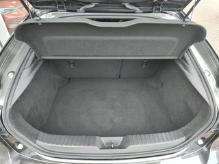 Mazda 3 Alcantara | Elek. stoelen | Keyless | Bose - afbeelding nr 11