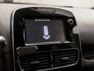 Renault Clio Automaat (NAVIGATIE, CLIMATE, LM VELGEN, SPORTSTOELEN, PARKEERSENSOREN, CRUISE, NIEUWSTAAT) - afbeelding nr 16