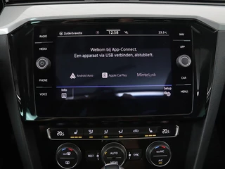 Volkswagen Passat Volkswagen Passat 1.4 TSI PHEV GTE | Panoramadak | Leder |  Stoelverwarming | Trekhaak | Camera | Park Assist | Adaptive cruise | Side Assist | Matrix LED | Carplay | Navigatie - afbeelding nr 22
