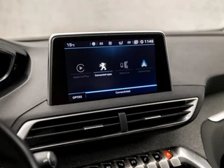 Peugeot 5008 Peugeot 5008 1.2 Puretech Sport 7 Persoons (APPLE CARPLAY, GROOT NAVI, LEDER, STOELVERWARMING, 360 CAMERA, SPORTSTOELEN, KEYLESS, GETINT GLAS, TREKHAAK, DAB+, NIEUWE APK, NIEUWSTAAT) - afbeelding nr 28