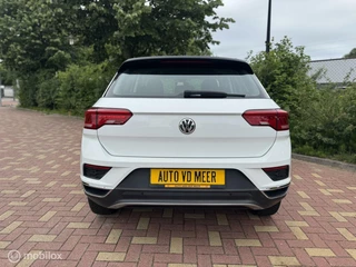 Volkswagen T-Roc Volkswagen T-Roc 1.5 TSI Style / Navigatie / Etc.. - afbeelding nr 16