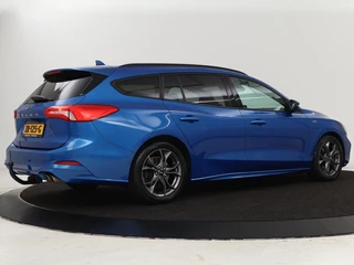 Ford Focus Ford Focus 1.0 EcoBoost ST Line | Stoel & stuurverwarming |  Camera | Trekhaak | Climate control | Carplay | Navigatie | Cruise control - afbeelding nr 26