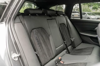BMW 3 Serie BMW 3-serie Touring 330e xDrive M SPORT PANO LASER - afbeelding nr 23