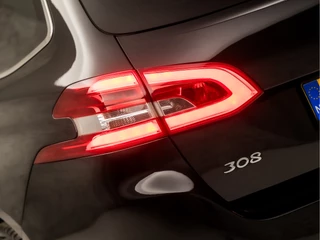 Peugeot 308 Automaat (PANORAMADAK, NAVIGATIE, CLIMATE, LED KOPLAMPEN, PARKEERSENSOREN, SPORTSTOELEN, GETINT GLAS, CRUISE, NIEUWE APK, NIEUWSTAAT) - afbeelding nr 25