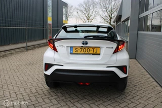 Toyota C-HR Toyota C-HR 1.8 Hybrid Active |1e Eigenaar | Apple Carplay/Android Auto | Full Led | Boekjes. - afbeelding nr 13