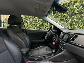 Kia Niro Kia Niro 1.6 GDi Hybrid ExecutiveLine, NL AUTO, NAP, ECC-AIRCO, LEDER, NAVI, CAMERA, PARKEERSENSOREN, LICHTMETAAL 18