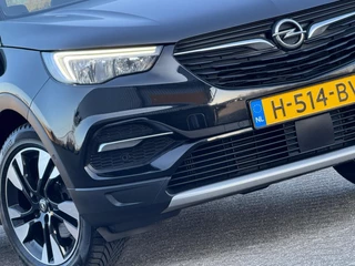 Opel Grandland X Opel Grandland X 1.2 Turbo Business Executive 130pk - Diamond Black - Carplay/Clima - Chique - afbeelding nr 1
