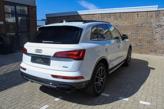 Audi Q5 Audi Q5 55 TFSI e Quattro Edition one | Pano | Camera | B&O | S-Line | Launch pakket onder andere voorzien van Panorama dak, sfeerverlichting, achteruitrijcamera, Bang & Olufsen, ACC, stuurverwarming, stoelverwarming, lane assist & keyless - afbeelding nr 23