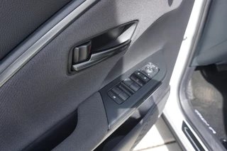Toyota C-HR |Navi|Carplay|Stoel en stuurverwarming|Camera|PDC V+A|Elektrische a.klep| - afbeelding nr 15